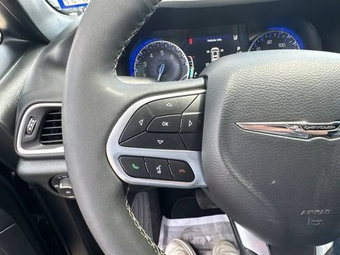 Used 2025 Chrysler Pacifica Select FWD image 31