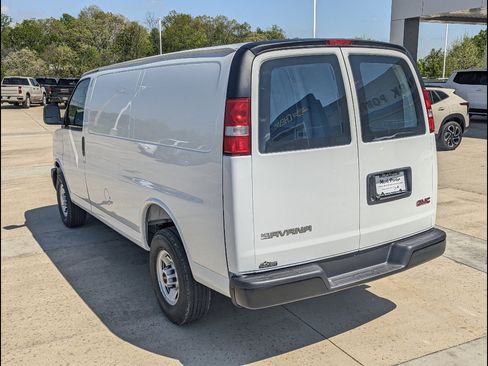 New 2026 GMC Savana 2500 w/ Enhanced Convenience Package RWD image 8