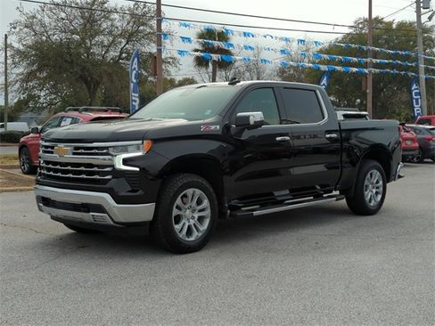 Used 2025 Chevrolet Silverado 1500 LTZ image 8