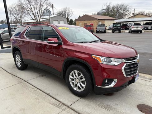 Used 2021 Chevrolet Traverse LT image 6