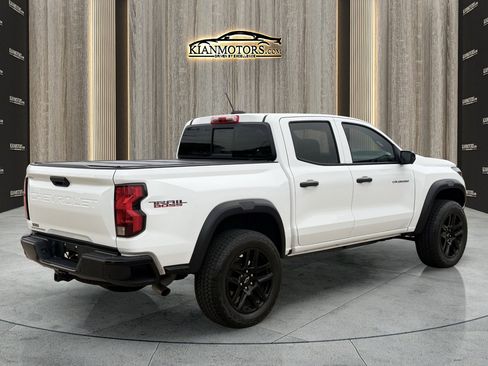 Used 2024 Chevrolet Colorado Trail Boss w/ Technology Package AWD/4WD image 9