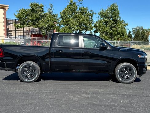 New 2026 RAM 1500 4x4 Crew Cab image 2