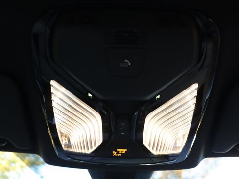 Used 2025 BMW 430i Coupe w/ Convenience Package image 19