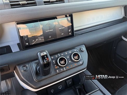 Used 2023 Land Rover Defender 110 X-Dynamic SE image 11