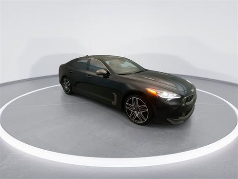 Used 2023 Kia Stinger GT2 image 6