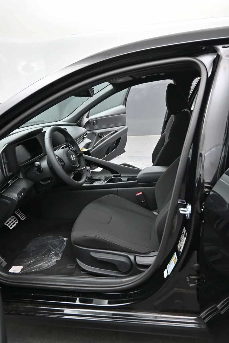 New 2026 Hyundai Elantra SEL Sport Premium FWD image 16