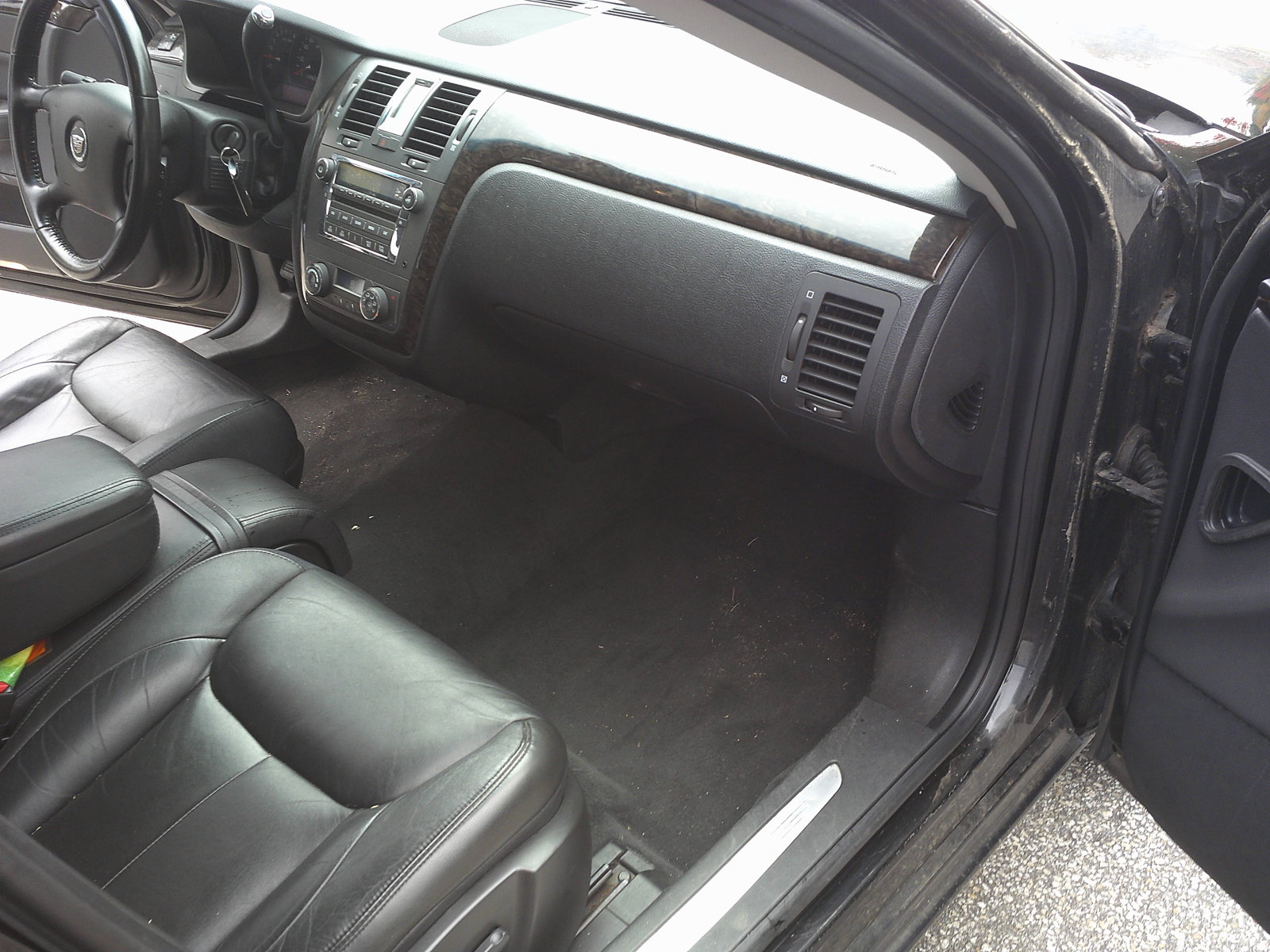 Used 2010 Cadillac DTS Limousine FWD image 15