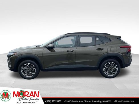 Certified 2024 Chevrolet Trax LT w/ Driver Confidence Package FWD image 3