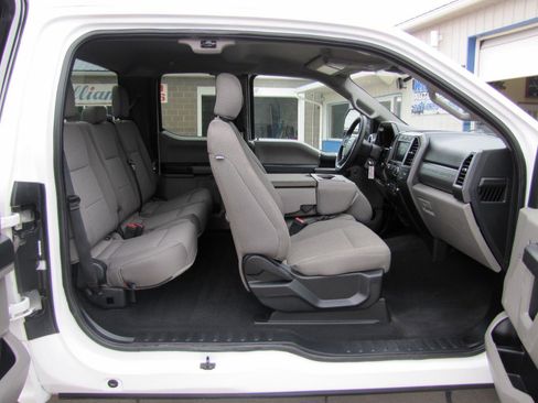 Used 2020 Ford F250 XLT w/ XLT Value Package image 8