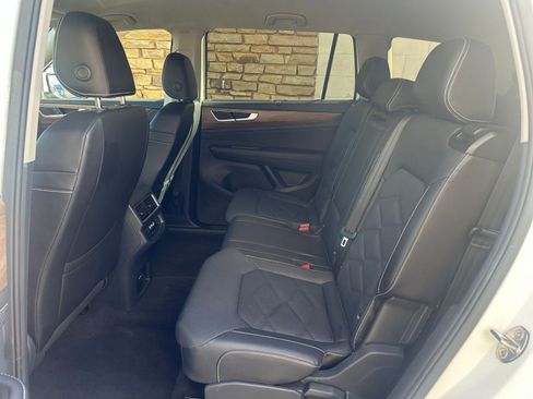 Used 2025 Volkswagen Atlas SE image 27