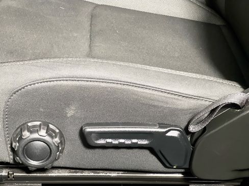 Used 2023 Jeep Wrangler Unlimited Sport image 15