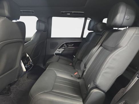 Used 2023 Land Rover Range Rover Long Wheelbase SE image 14