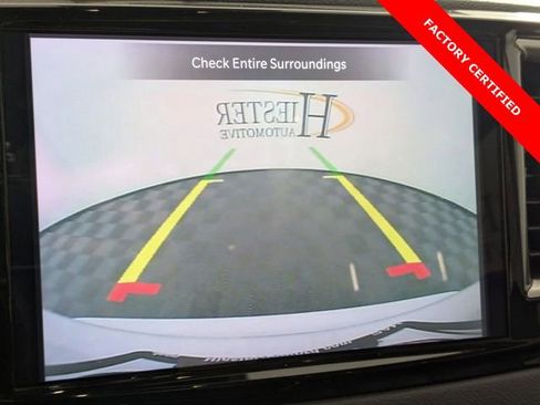 Certified 2024 Chrysler Pacifica Touring-L image 21