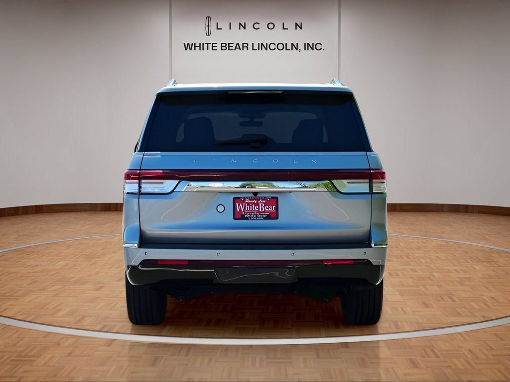 Used 2024 Lincoln Navigator Reserve AWD/4WD image 6