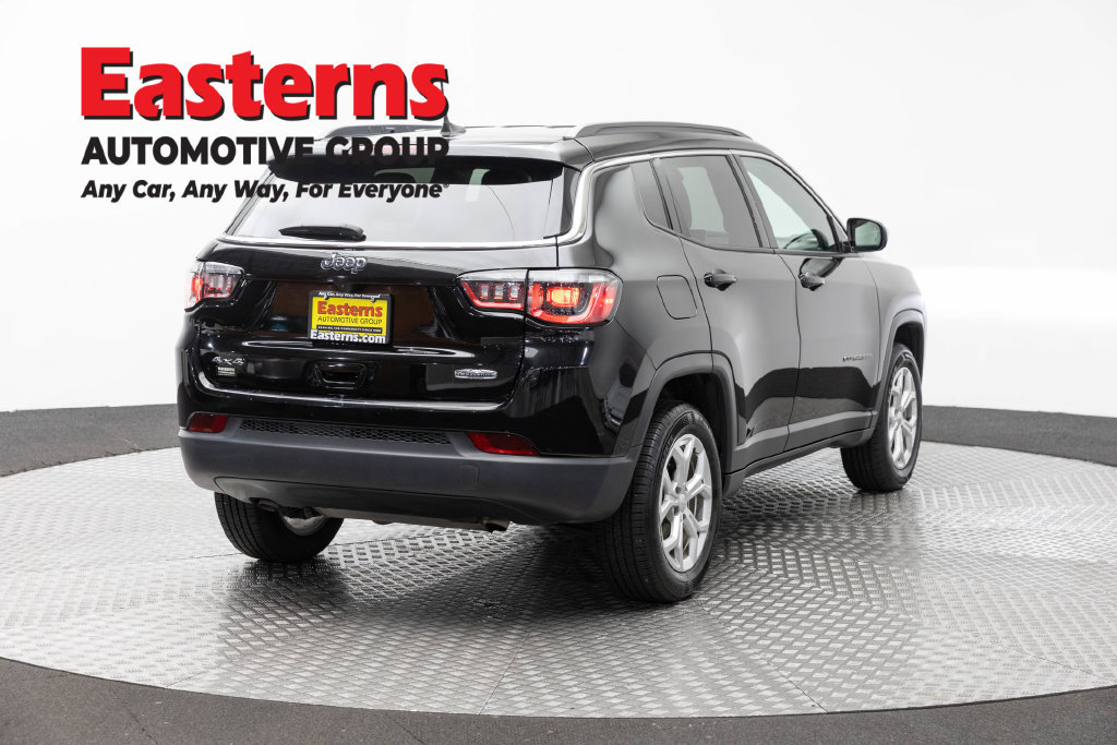 Used 2024 Jeep Compass Latitude AWD/4WD image 6