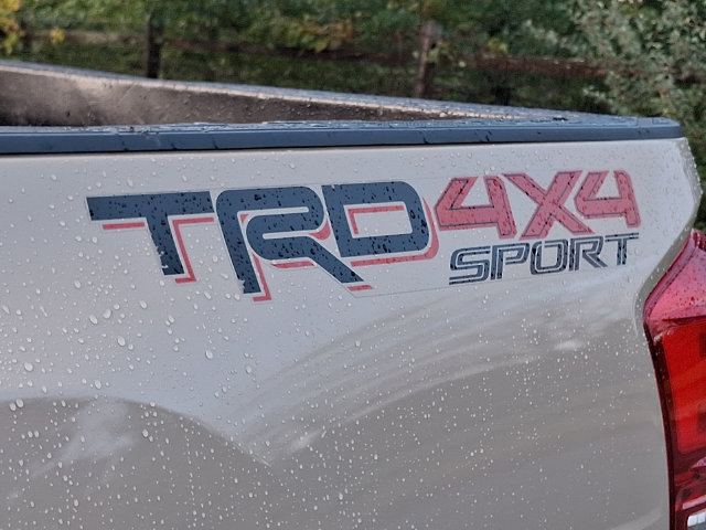Used 2017 Toyota Tacoma TRD Sport w/ Premium & Technology Package AWD/4WD image 31