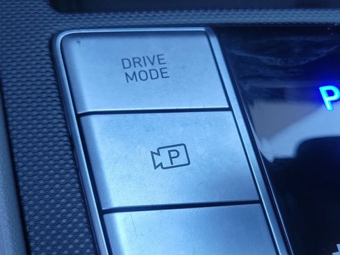 Used 2023 Hyundai Elantra SEL w/ Convenience Package FWD image 17