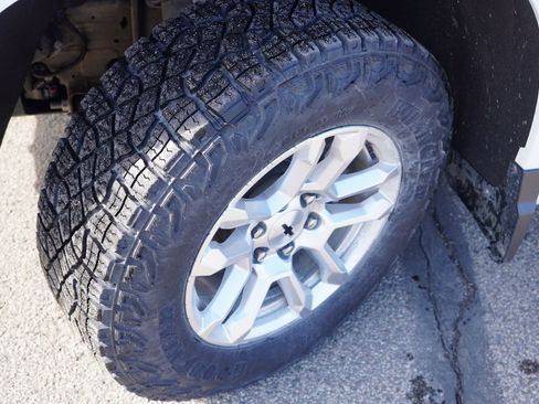 Used 2023 Chevrolet Silverado 1500 RST w/ Z71 Off-Road Package image 13