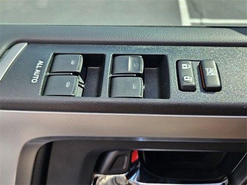 Used 2022 Toyota 4Runner Limited image 18