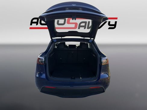 Used 2025 Tesla Model Y Long Range RWD image 18