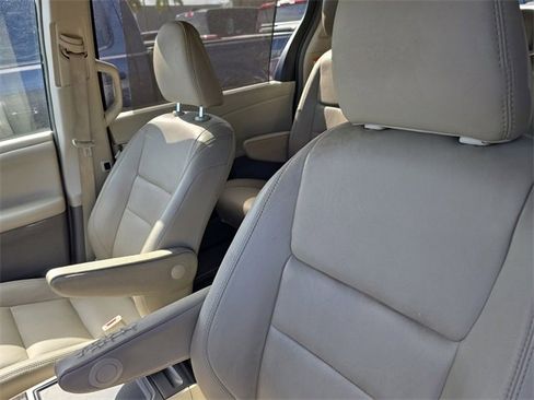 Used 2019 Toyota Sienna XLE image 15