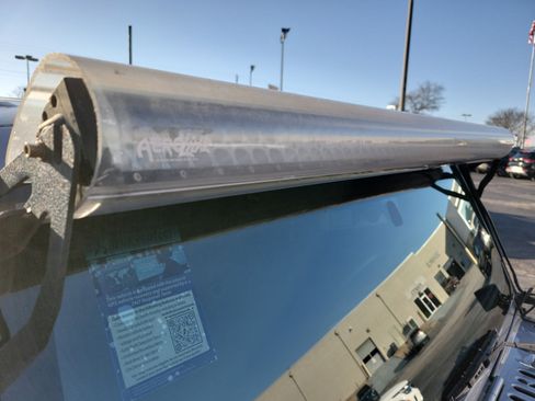 Used 2017 Jeep Wrangler Unlimited Rubicon w/ Connectivity Group image 26