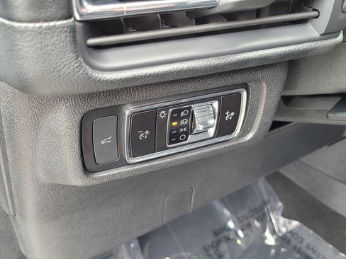 Used 2023 Lincoln Corsair Standard image 18