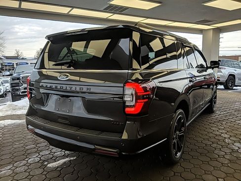 Used 2022 Ford Expedition Max Limited image 5