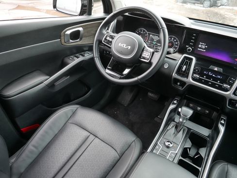 Used 2022 Kia Sorento S image 9