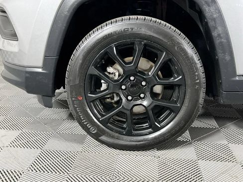 Used 2022 Jeep Compass Latitude w/ Convenience Group AWD/4WD image 29