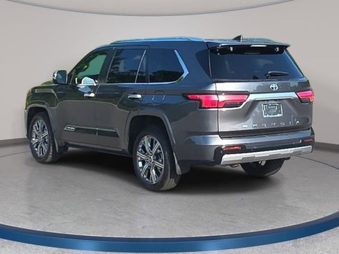 Used 2024 Toyota Sequoia Capstone AWD/4WD image 7