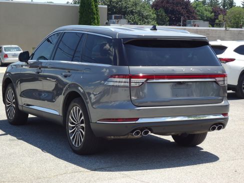 Used 2023 Lincoln Aviator AWD w/ Premium Package image 5