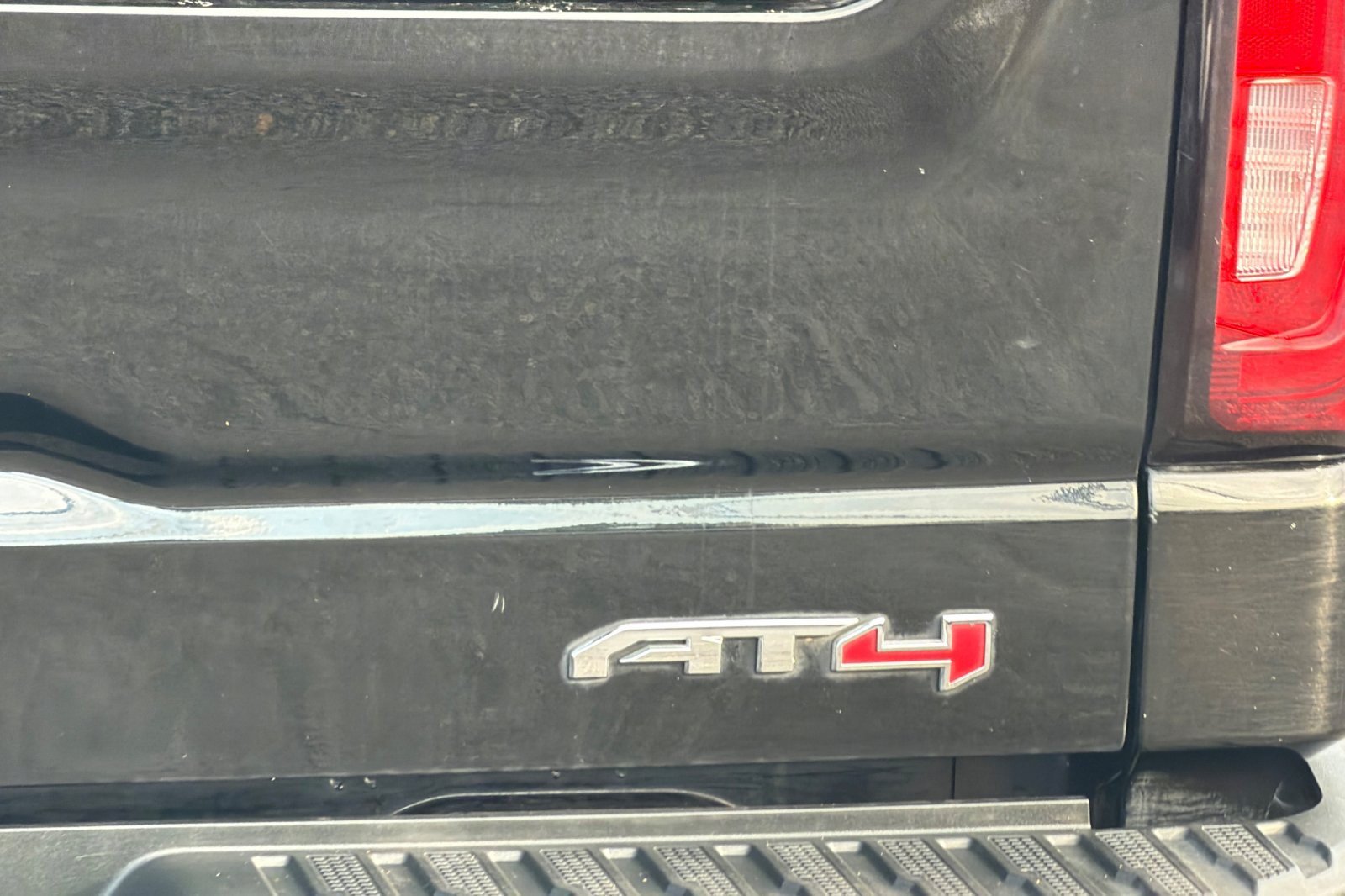 Used 2021 GMC Sierra 1500 AT4 w/ AT4 Preferred Package AWD/4WD image 23