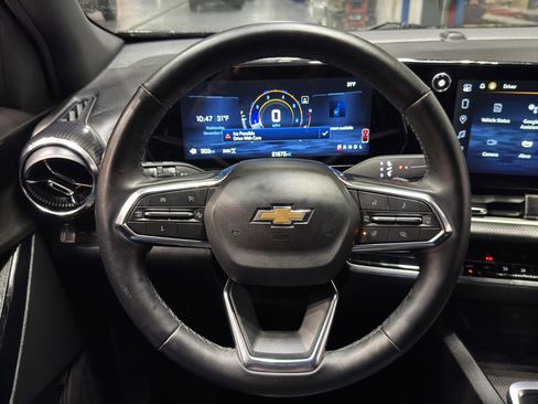 Used 2025 Chevrolet Equinox LT w/ Convenience Package II image 22