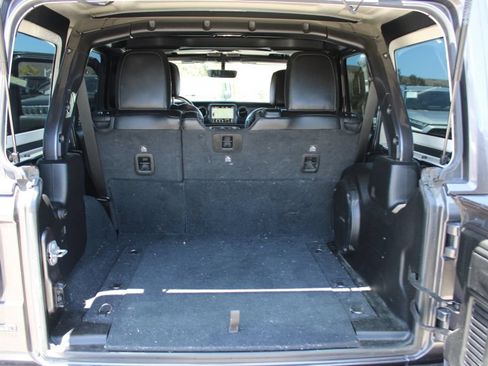 Used 2021 Jeep Wrangler Unlimited Sahara AWD/4WD image 9
