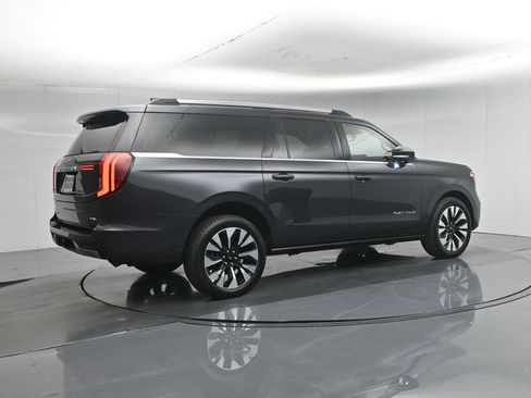 Certified 2025 Ford Expedition Max Platinum w/ Driver's Package AWD/4WD image 34