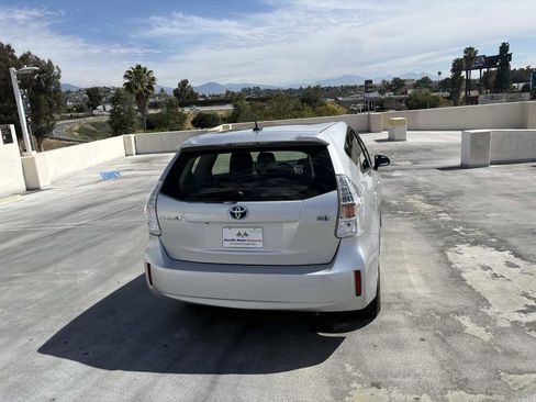Used 2013 Toyota Prius V Three image 31