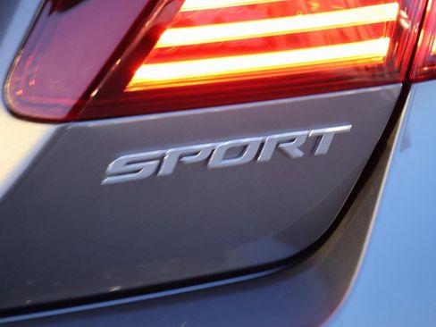 Used 2017 Honda Accord Sport image 9