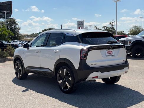 Used 2025 Nissan Kicks SR FWD image 6