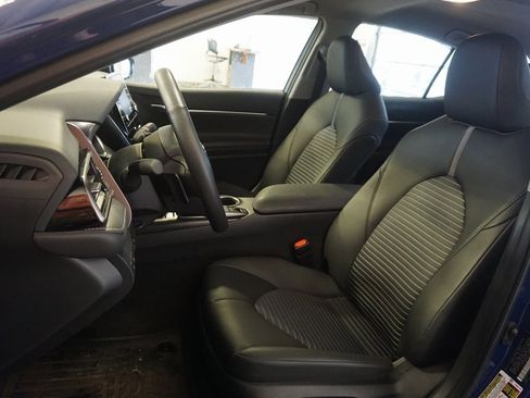 Used 2024 Toyota Camry SE w/ Convenience Package image 16