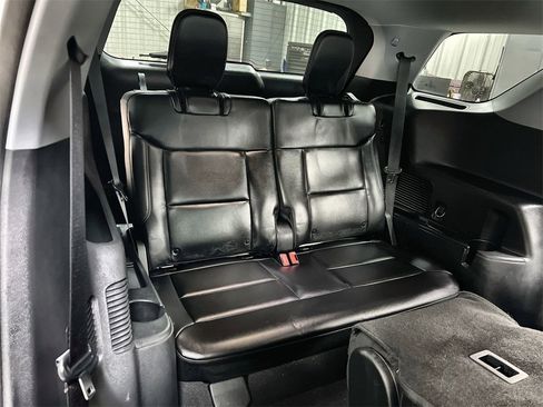 Used 2022 Ford Explorer XLT w/ Equipment Group 202A image 21