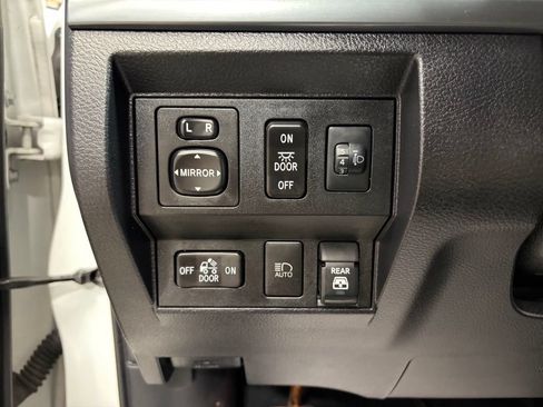 Used 2020 Toyota Tundra TRD Pro AWD/4WD image 17