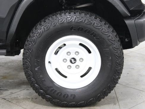 Used 2023 Ford Bronco Heritage Edition AWD/4WD image 12