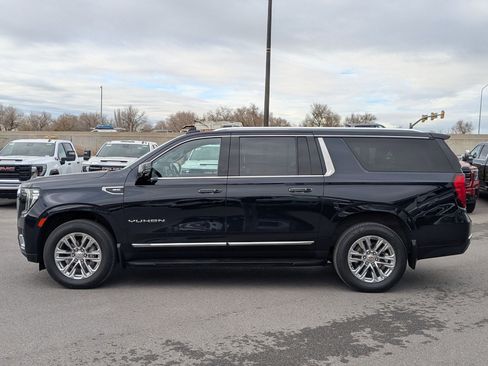 Certified 2022 GMC Yukon XL SLT w/ SLT Premium Package image 3