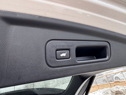 Used 2025 Acura MDX A-Spec image 18