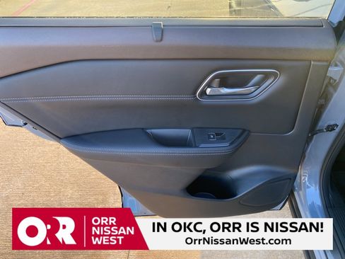 Used 2023 Nissan Rogue Platinum w/ Platinum Premium Package image 14