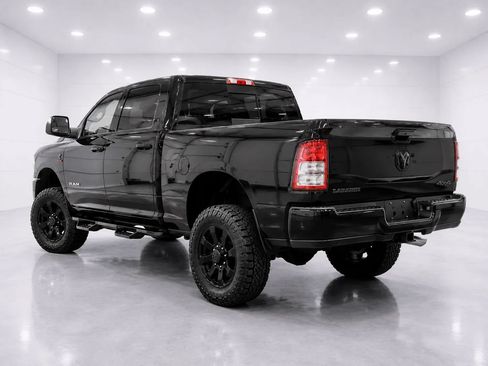 Used 2019 RAM 3500 Big Horn w/ Black Appearance Package AWD/4WD image 3