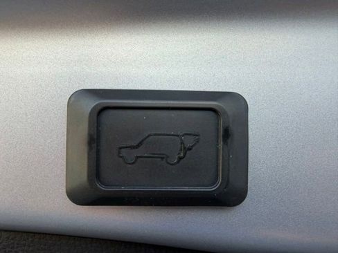 Used 2019 Toyota RAV4 XLE w/ Convenience Package AWD/4WD image 22