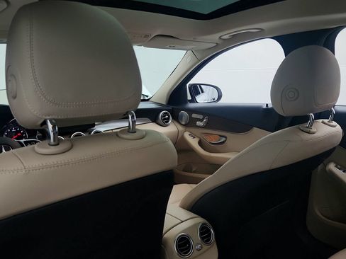 Used 2019 Mercedes-Benz C 300 4MATIC Sedan image 25