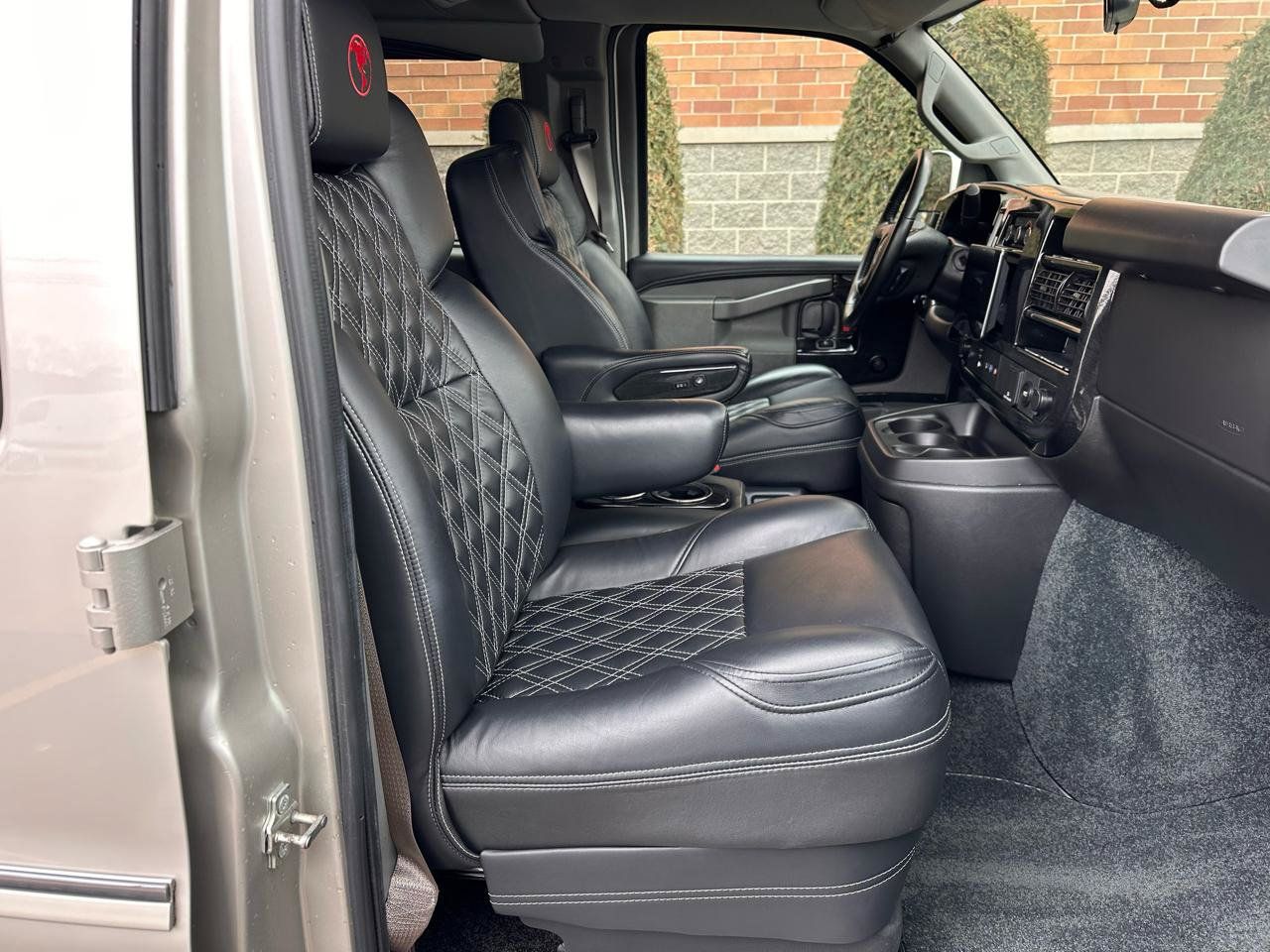 Used 2023 GMC Savana 2500 RWD image 52